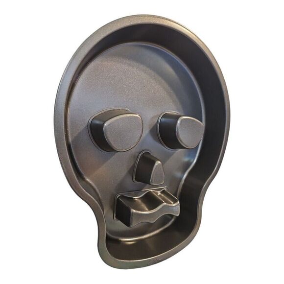 Wilton Halloween Skull Skeleton Sugar Skull Cake Pan Metal Non Stick 12 x 9.5" - Picture 2 of 9